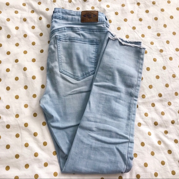 Light-Wash Skinny Crop Denim - Picture 5 of 6
